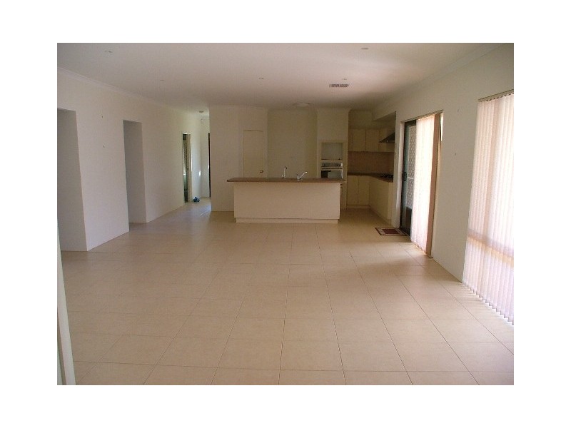 2 Castlebar Way, Darch WA 6065