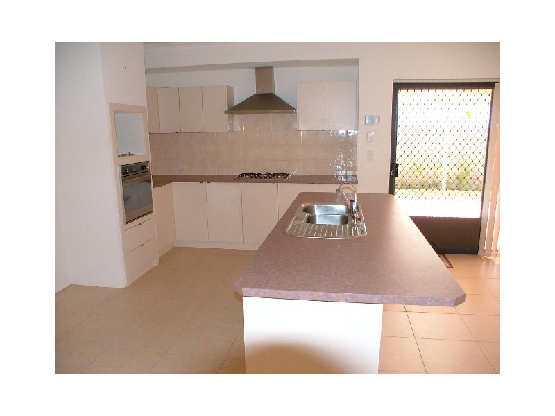 2 Castlebar Way, Darch WA 6065