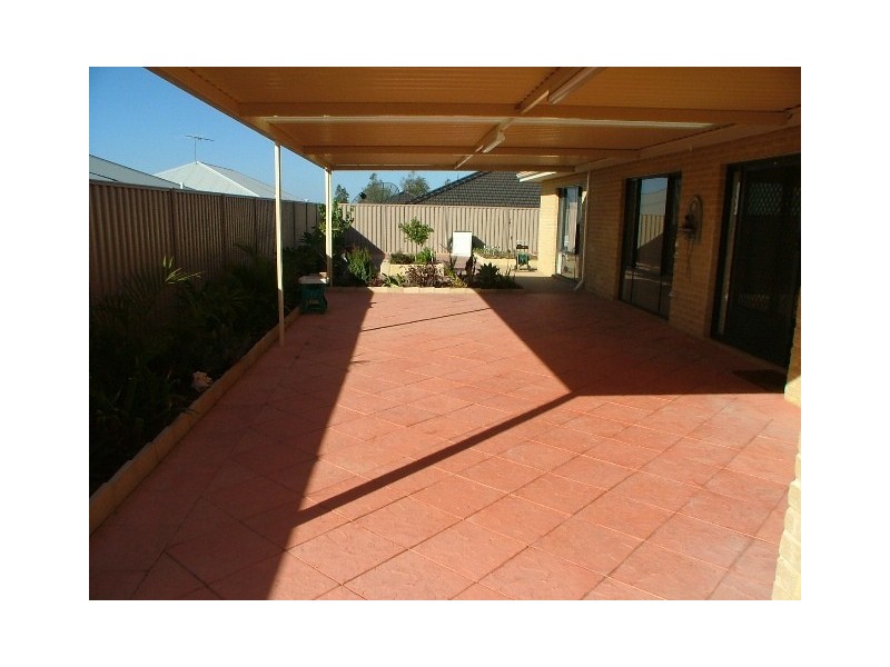 2 Castlebar Way, Darch WA 6065