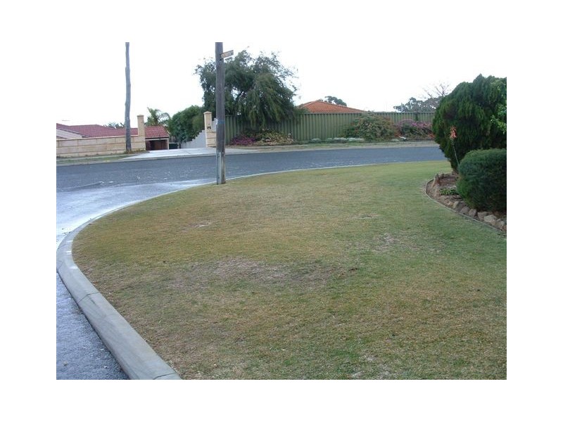 8 Macquarie Avenue, Padbury WA 6025