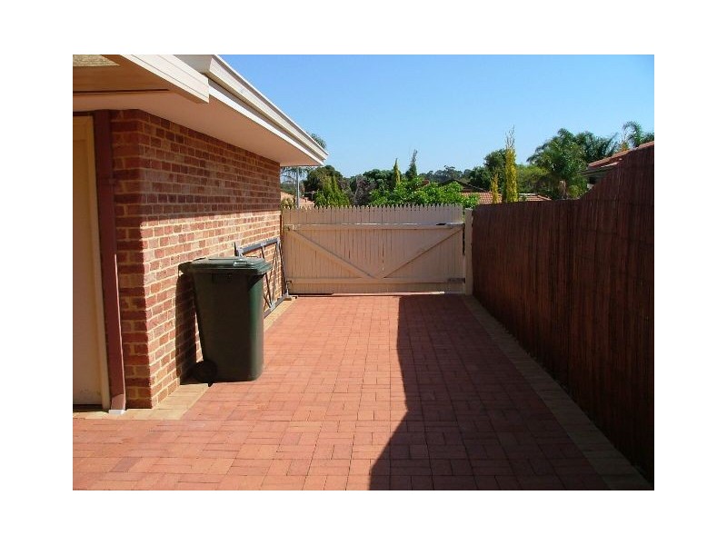 35 Cadoux Loop, Hocking WA 6065