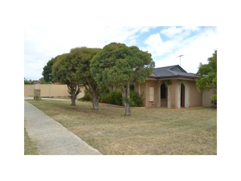 12 Bardsley Avenue, Girrawheen WA 6064