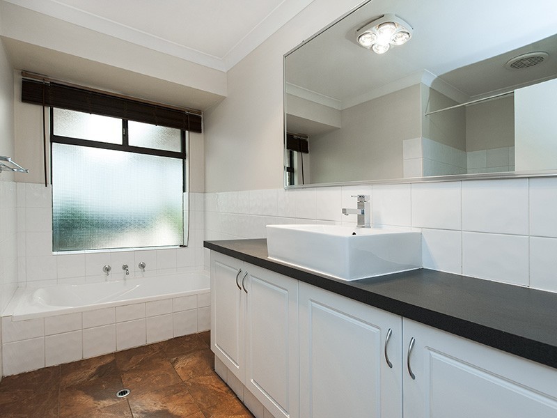 1 Harrier Way, Beldon WA 6027