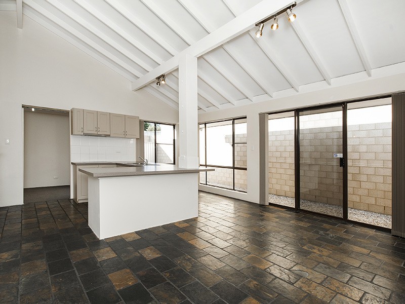 1 Harrier Way, Beldon WA 6027