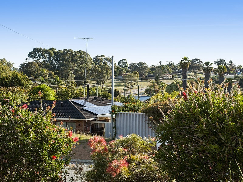 1 Harrier Way, Beldon WA 6027