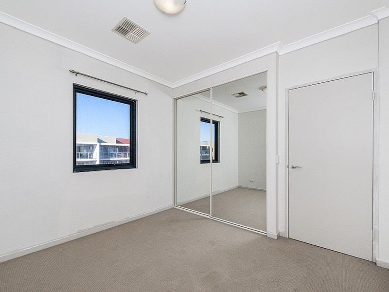 83/12 Citadel Way, Currambine WA 6028