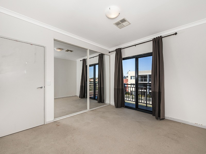 83/12 Citadel Way, Currambine WA 6028
