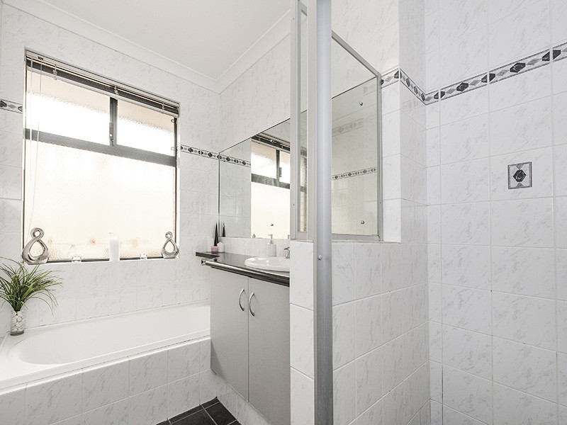 5 Terrigal Pass, Tapping WA 6065