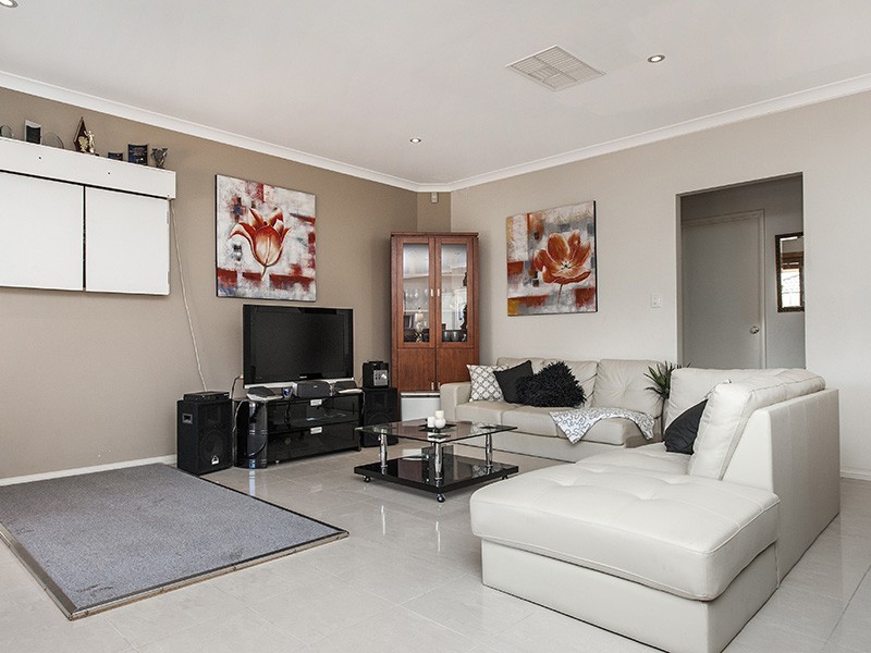 5 Terrigal Pass, Tapping WA 6065