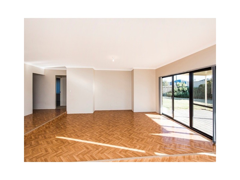 12 Dirleton Loop, Butler WA 6036