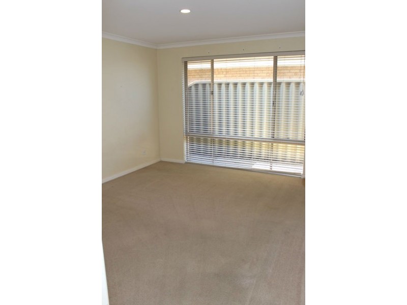 42 Glendevon Turn, Kinross WA 6028