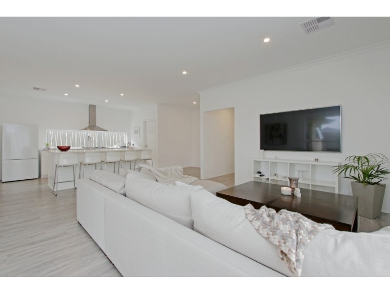 20 Antina Road, Banksia Grove WA 6031