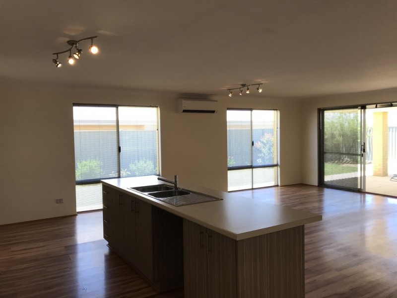 54 Farnham Pass, Alkimos WA 6038