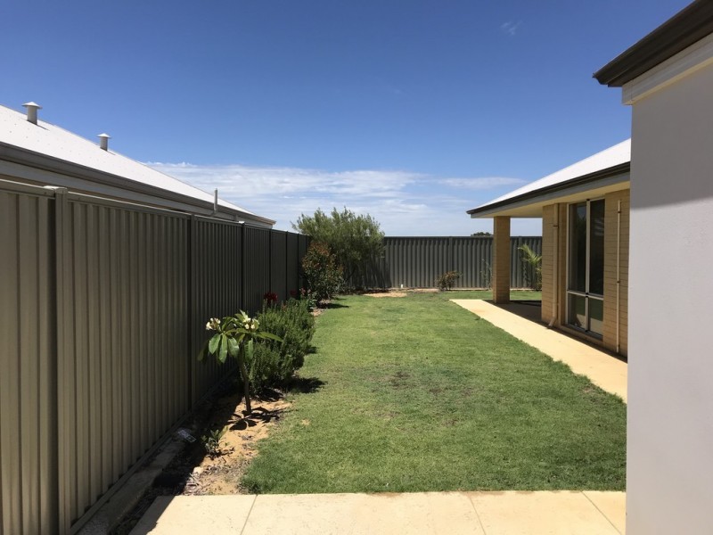 54 Farnham Pass, Alkimos WA 6038