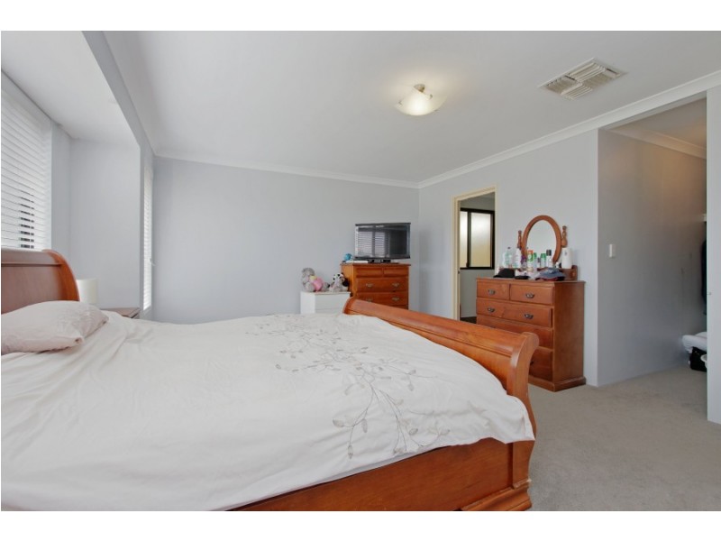 17 Hillsborough Parkway, Ridgewood WA 6030