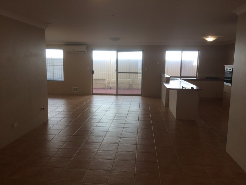 25 Waldburg Drive, Tapping WA 6065