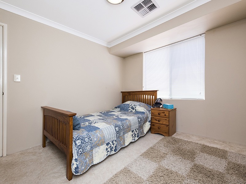 36 Jindare Loop, Carramar WA 6031