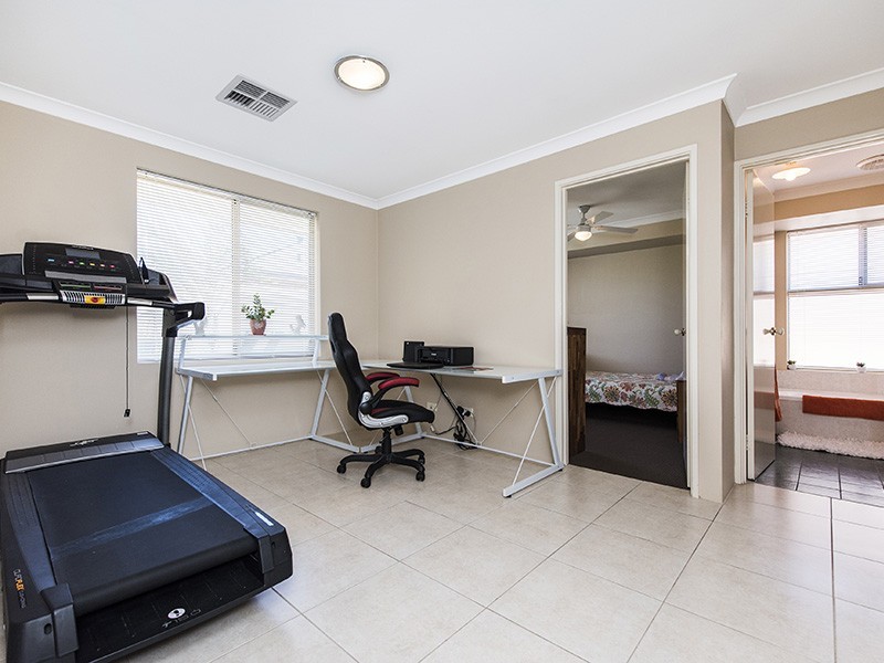 36 Jindare Loop, Carramar WA 6031