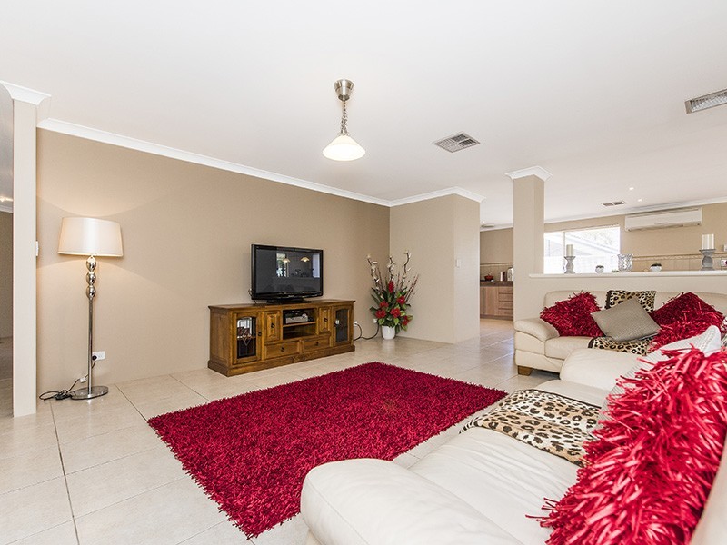 36 Jindare Loop, Carramar WA 6031