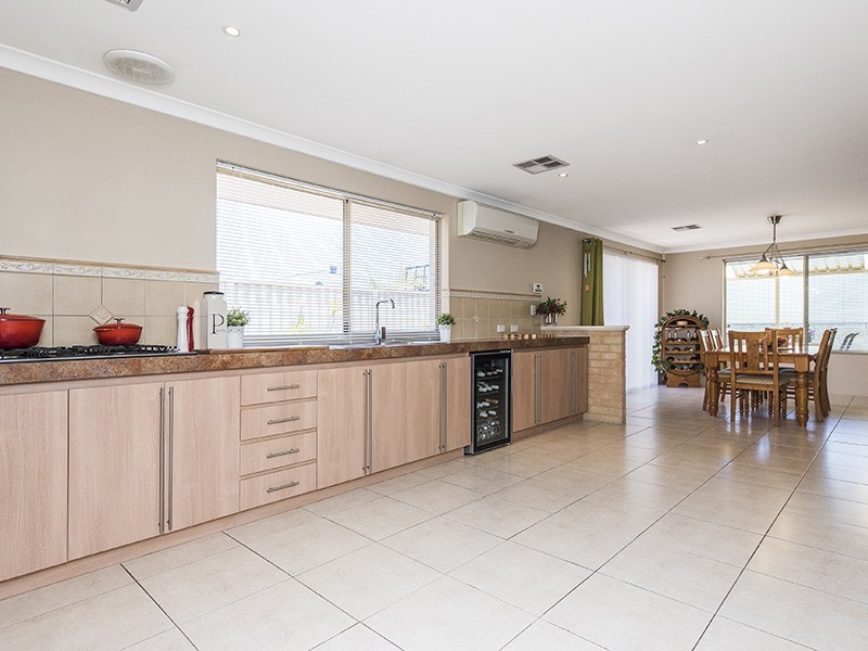 36 Jindare Loop, Carramar WA 6031