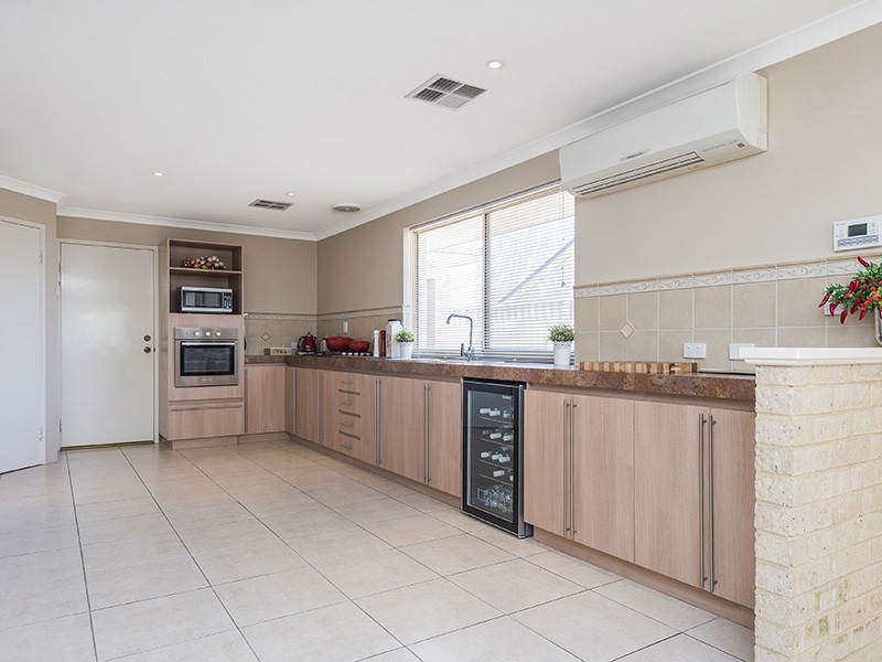 36 Jindare Loop, Carramar WA 6031