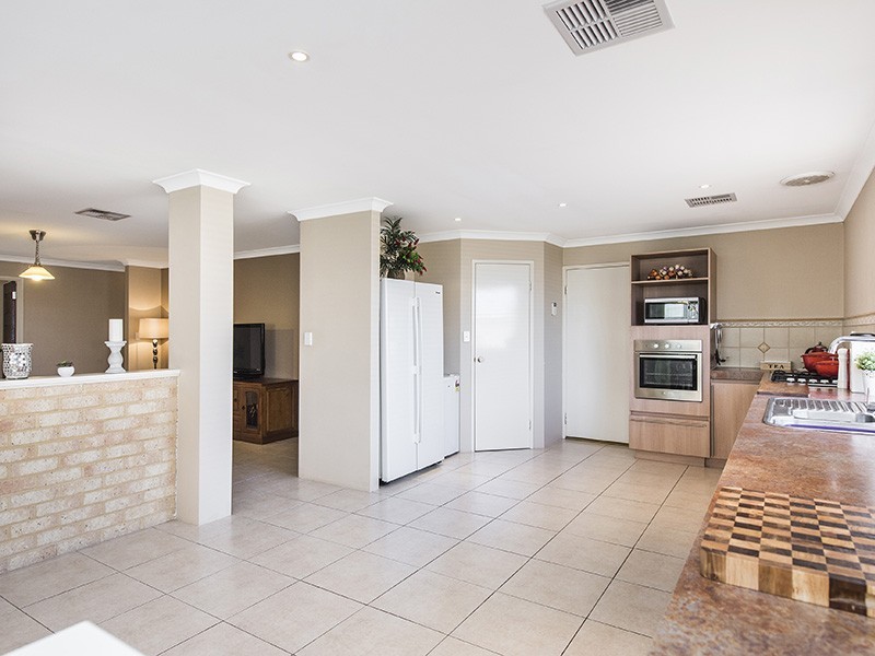 36 Jindare Loop, Carramar WA 6031