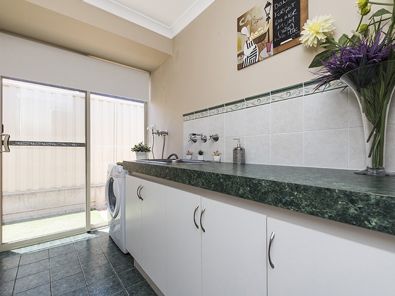 36 Jindare Loop, Carramar WA 6031