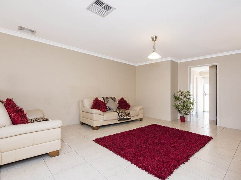36 Jindare Loop, Carramar WA 6031