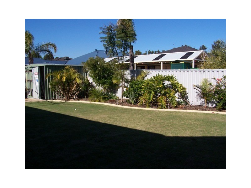 6 Woodbine Loop, Tapping WA 6065