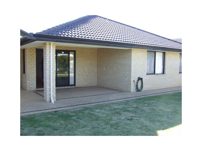 6 Woodbine Loop, Tapping WA 6065