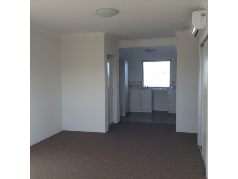 16/2 Royston Link, Butler WA 6036