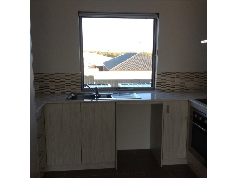 16/2 Royston Link, Butler WA 6036