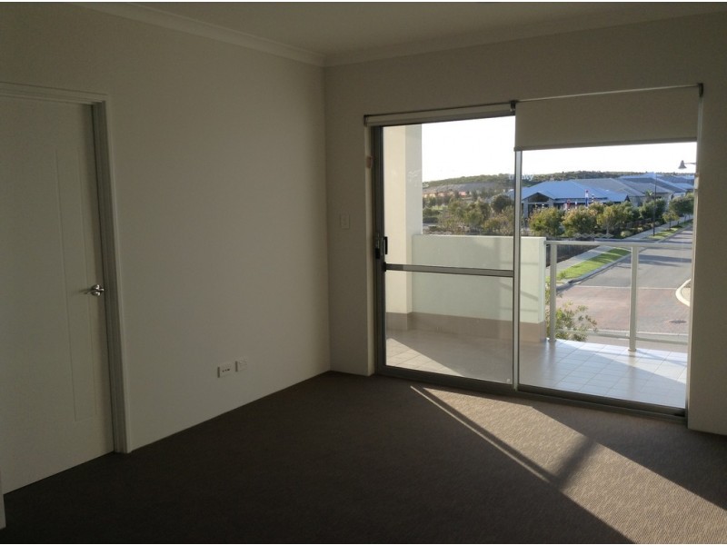 16/2 Royston Link, Butler WA 6036