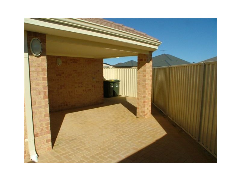 33A Wicklow Circle, Darch WA 6065