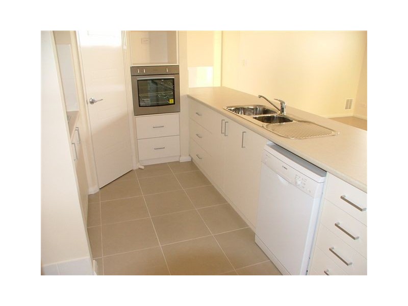 33B Wicklow Circle, Darch WA 6065