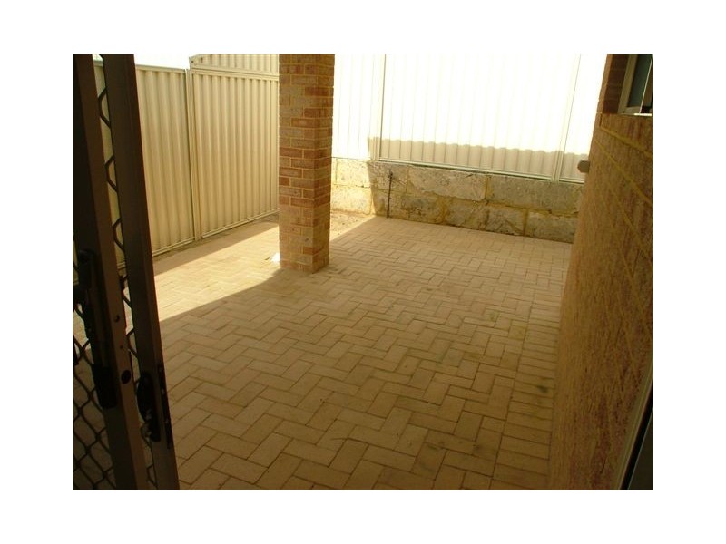 33B Wicklow Circle, Darch WA 6065