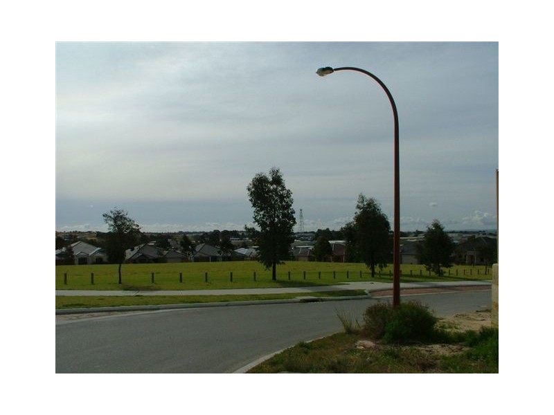 33B Wicklow Circle, Darch WA 6065