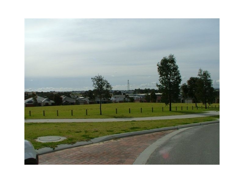 33B Wicklow Circle, Darch WA 6065