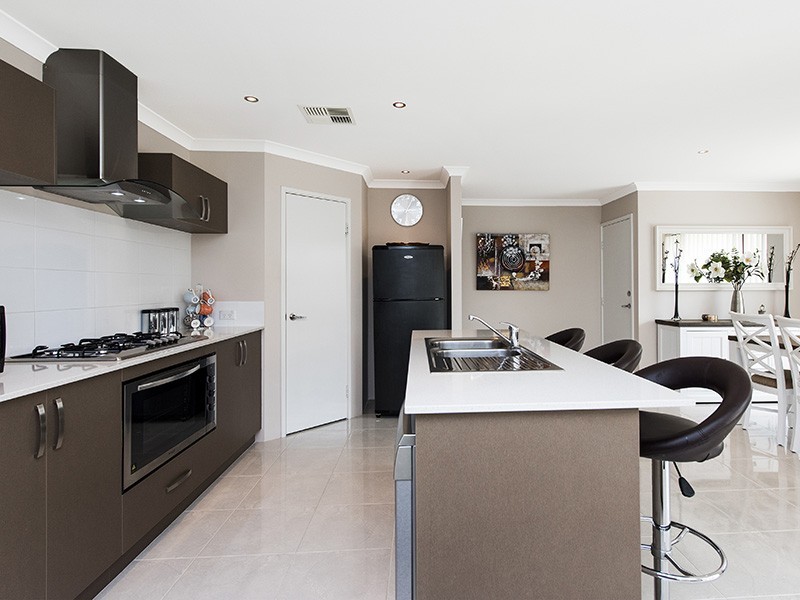 8 Dunk Street, Yanchep WA 6035