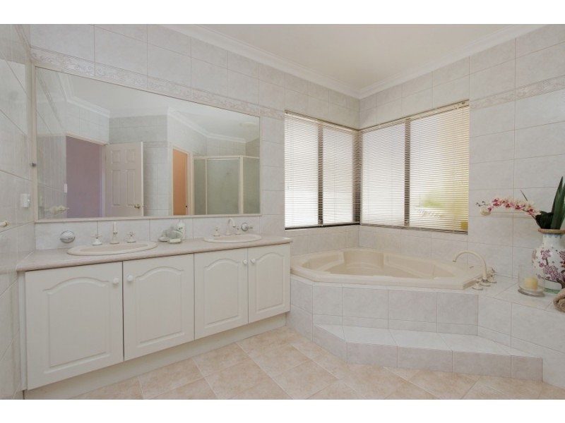 23 Mossfiel Retreat, Landsdale WA 6065