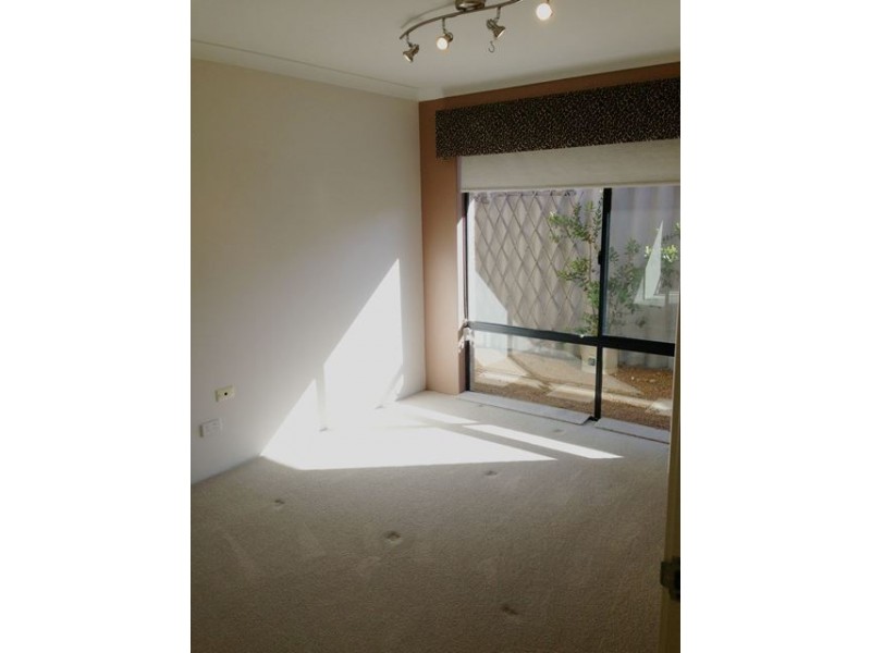 11 Shoalwater Parkway, Iluka WA 6028