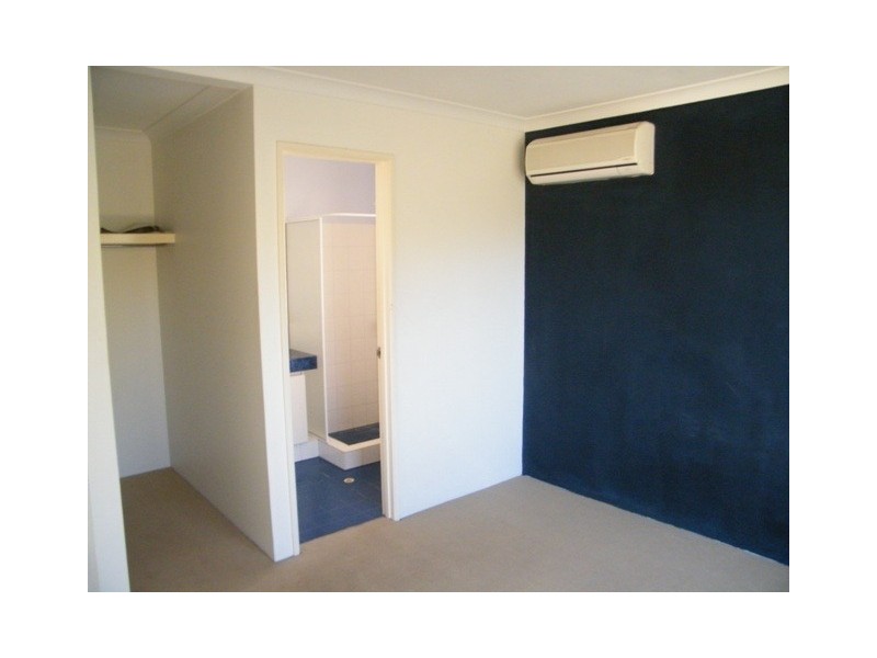 4 Daniel Way, Wanneroo WA 6065