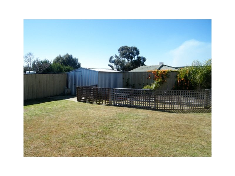 4 Daniel Way, Wanneroo WA 6065