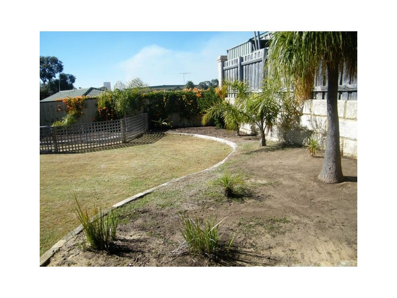 4 Daniel Way, Wanneroo WA 6065