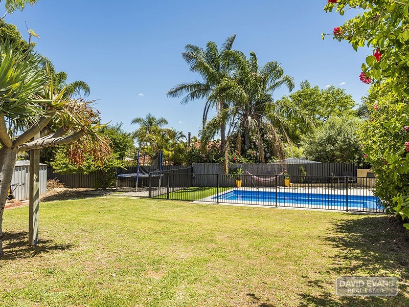 6 Lilac Gardens, Edgewater WA 6027