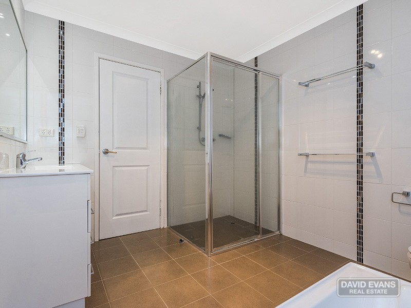 6 Lilac Gardens, Edgewater WA 6027