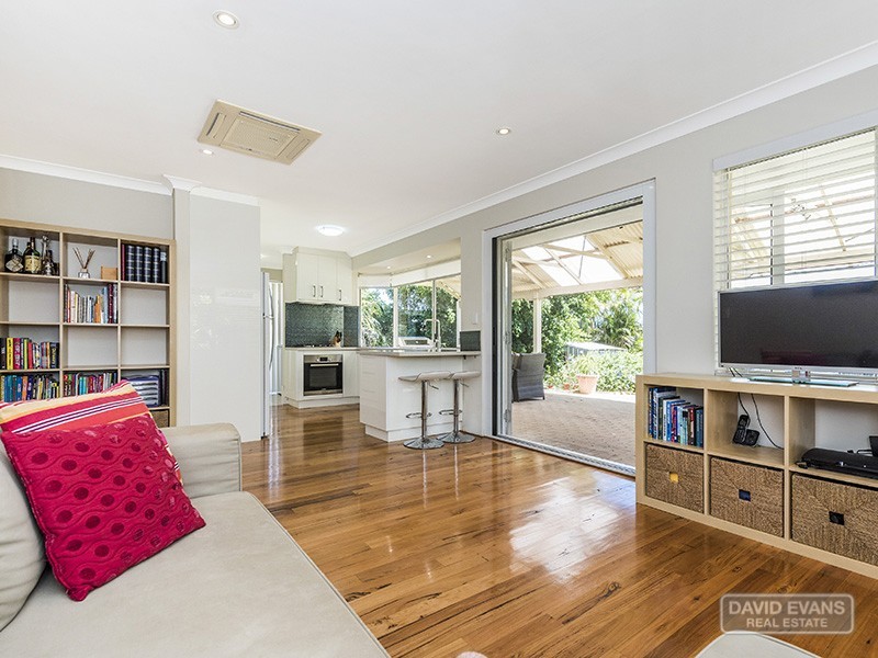 6 Lilac Gardens, Edgewater WA 6027