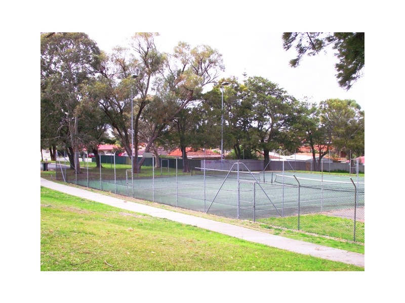 8 Mayhill Place, Craigie WA 6025