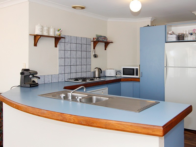 19 Combewood Loop, Carramar WA 6031