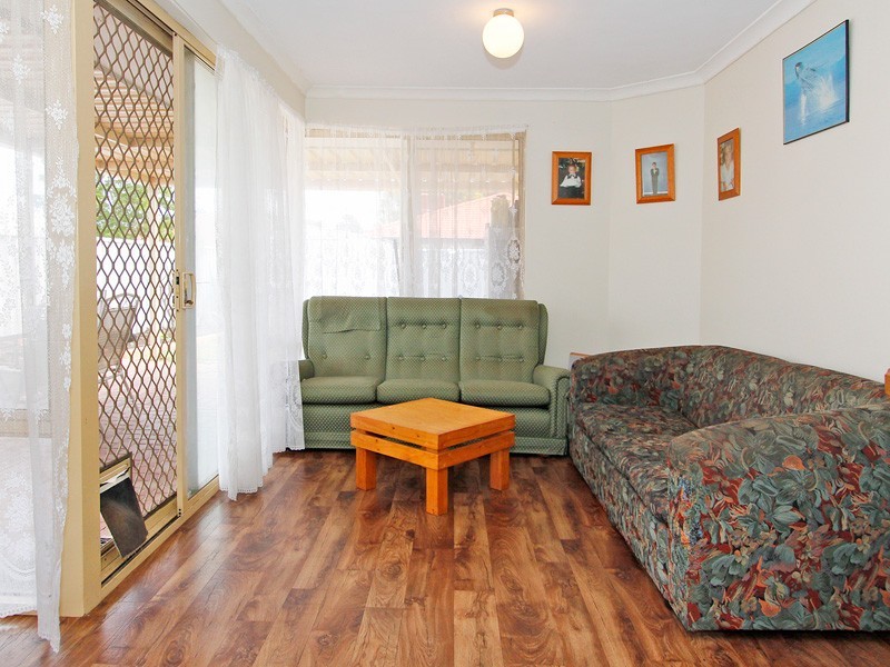 19 Combewood Loop, Carramar WA 6031